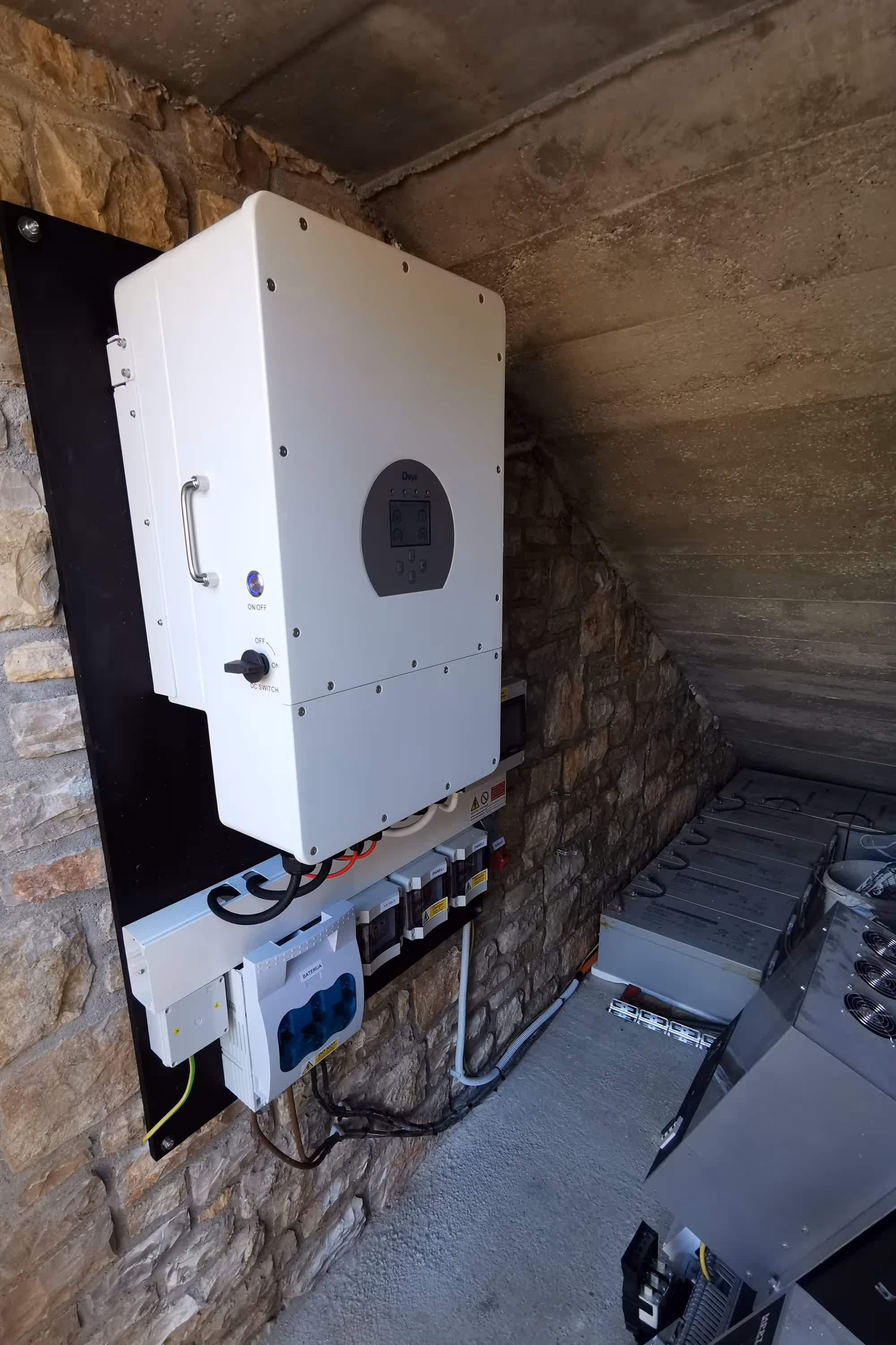 Off-grid trofazni sustav — fotografija 5